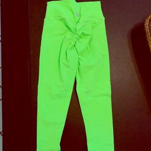 Muscle Nation Butt Scrunch Leggings